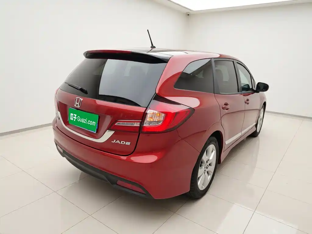 Jade 1.8 L Auto Comfort Elite 5-seat