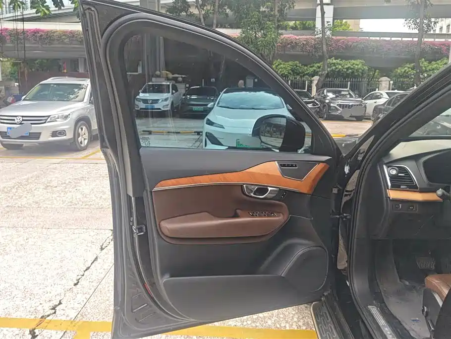 Volvo XC90 B6 Smart Ease Luxury 7-seat