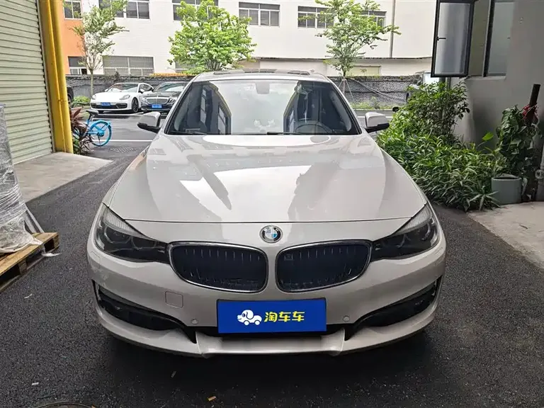BMW 3 Series GT 320 i Fashion