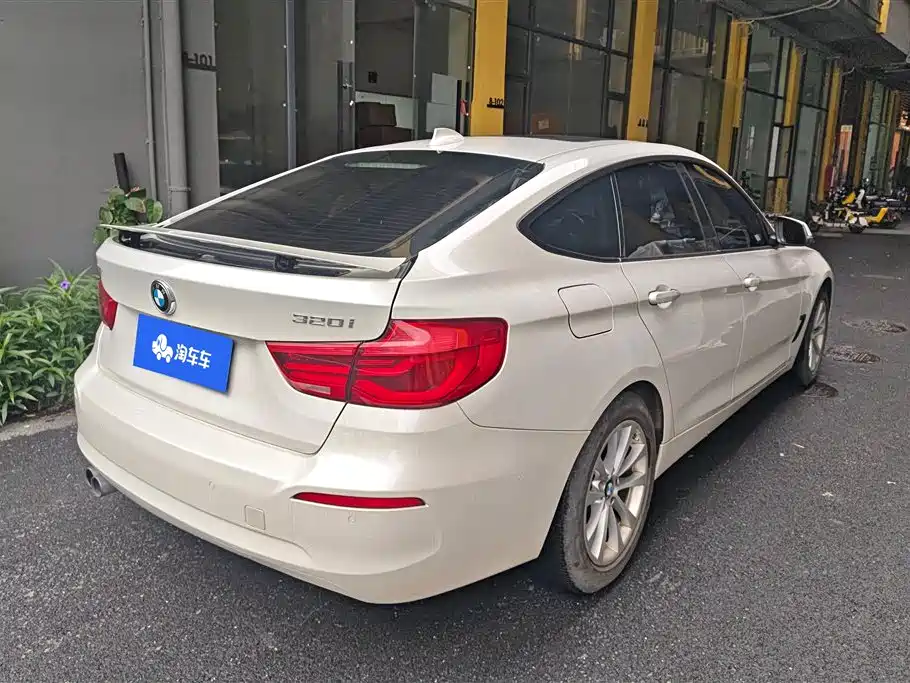BMW 3 Series GT 320 i Fashion