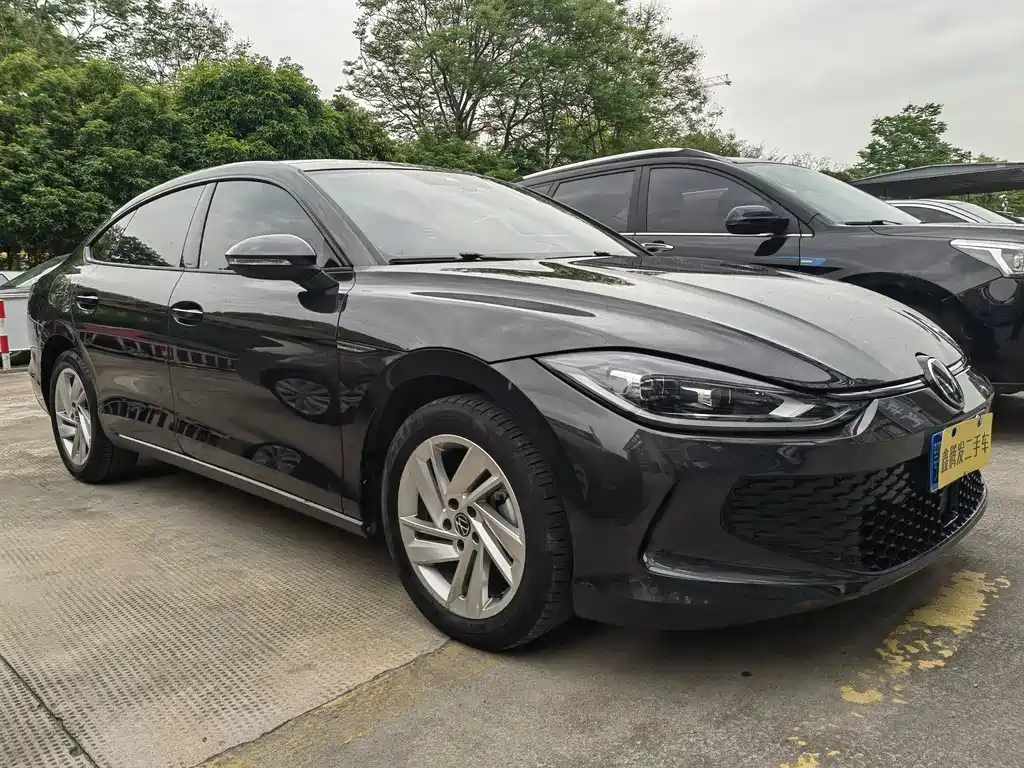 Lamando Lamando L 280 TSI DSG Dazzle Hot