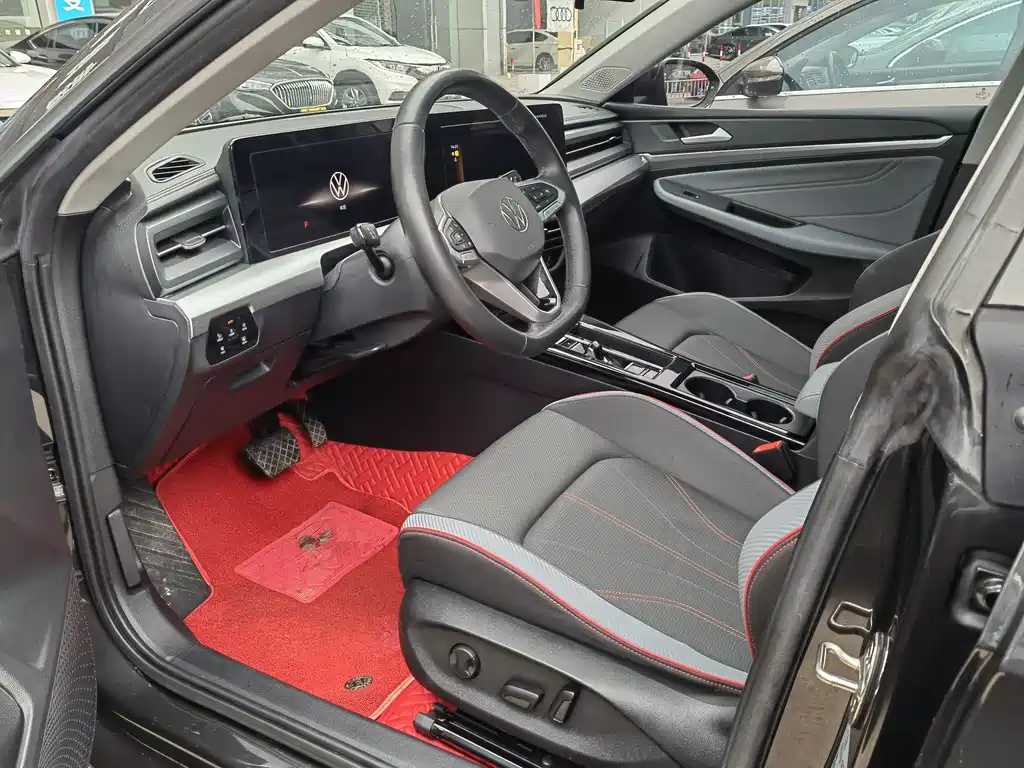 Lamando Lamando L 280 TSI DSG Dazzle Hot