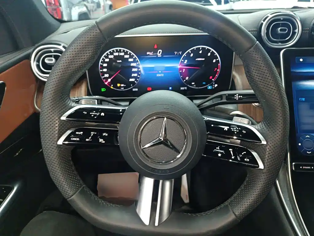 Mercedes-Benz GLC Facelift GLC 300 L 4 MATIC Dynamic 5-seat