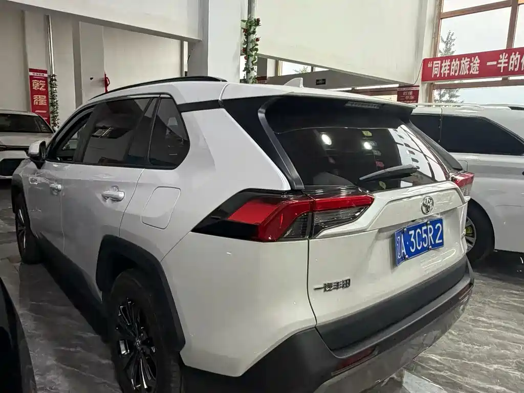 RAV4 2.0 L CVT 2 WD Style