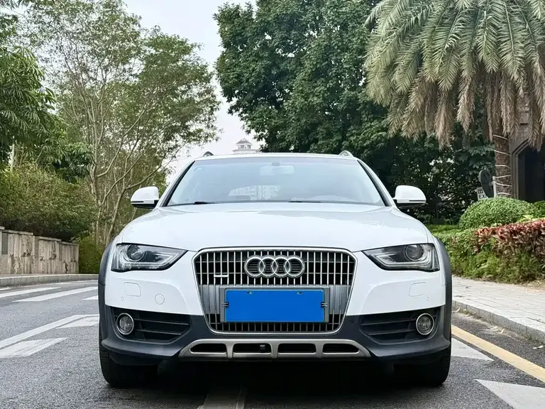 Audi A4 (Import) 40 TFSI allroad quattro plus