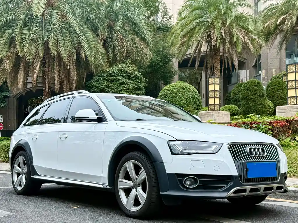 Audi A4 (Import) 40 TFSI allroad quattro plus