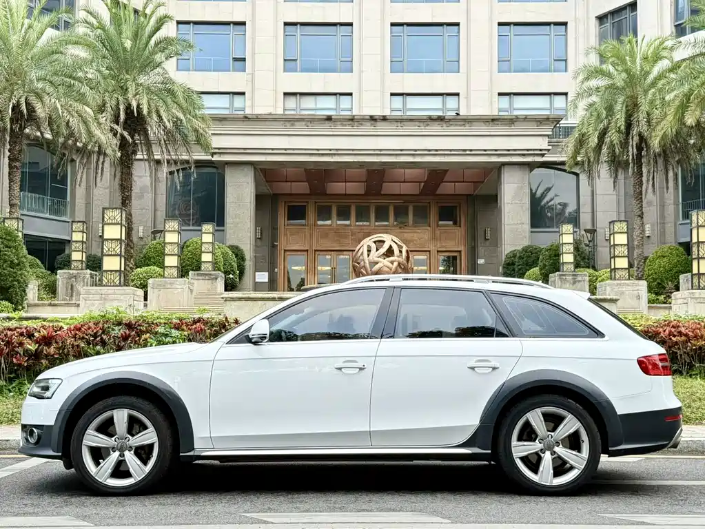 Audi A4 (Import) 40 TFSI allroad quattro plus