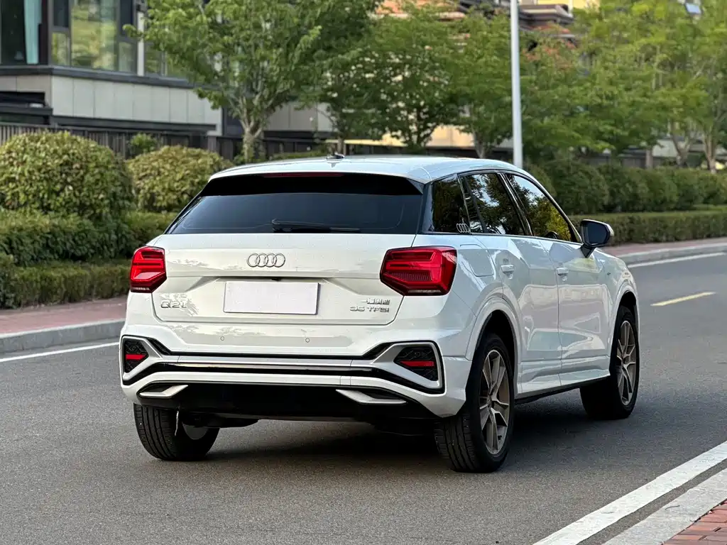 Audi Q2 L 35 TFSI Fashion Dynamic