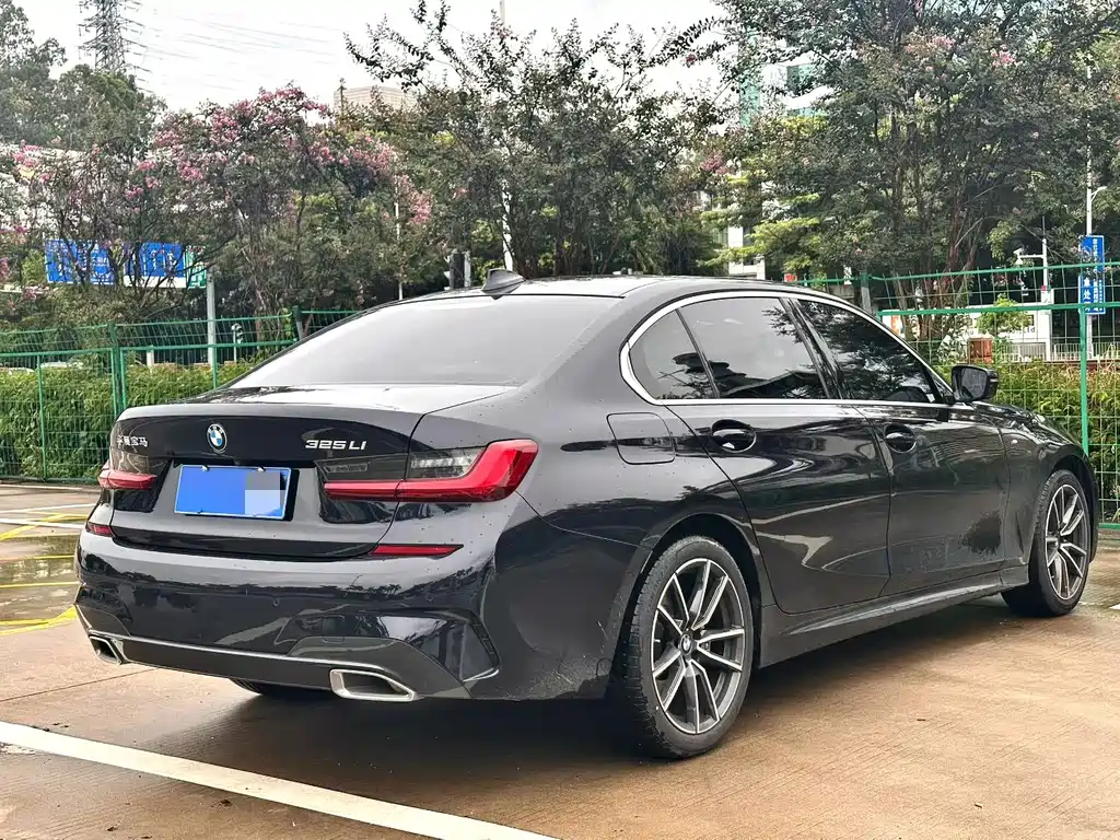 BMW 3 Series 325 i M Sport Package