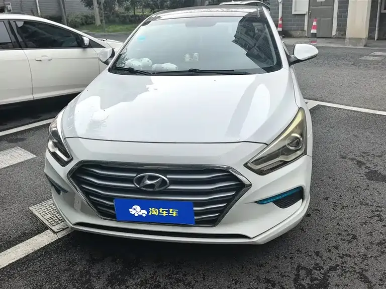 Hyundai Mistra 1.8 L Auto Intelligent GLS CN-V