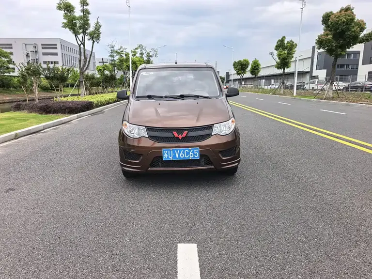 Wuling Rongguang S 1.5 L Basic 5 7-seat