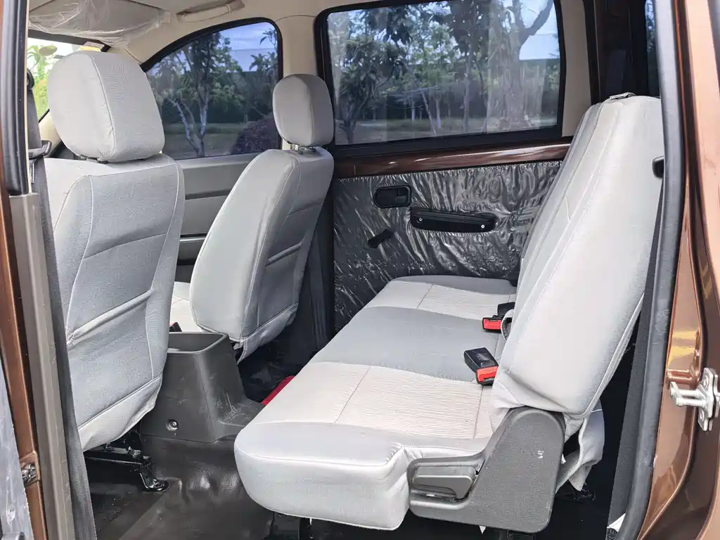 Wuling Rongguang S 1.5 L Basic 5 7-seat