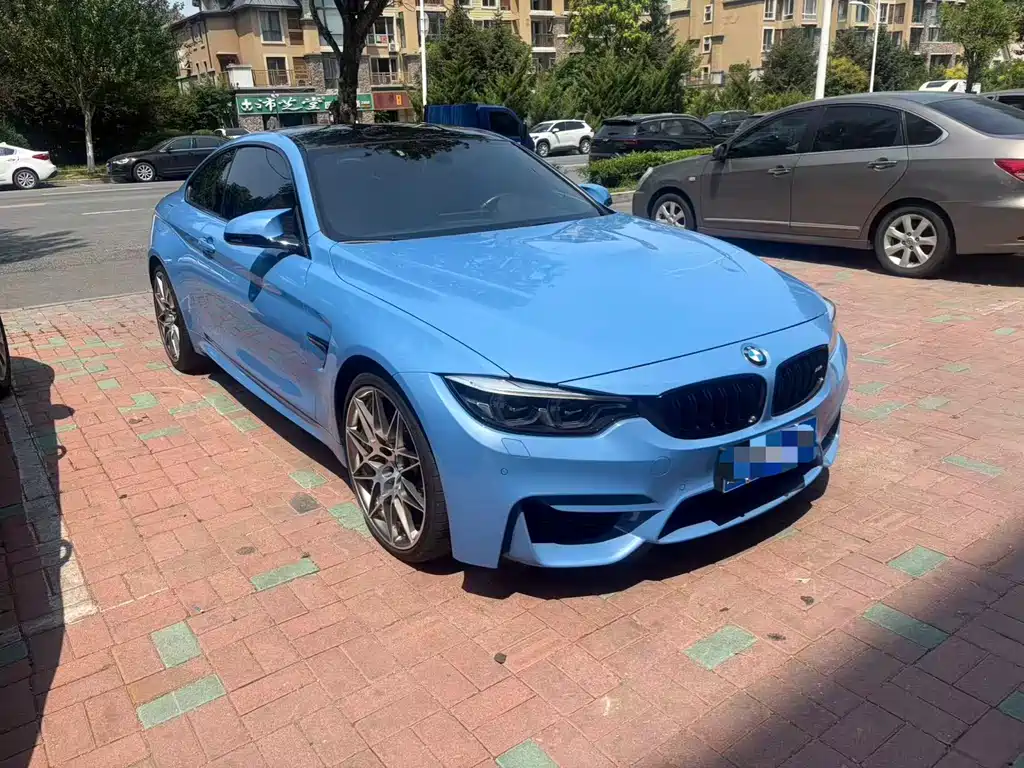 BMW M4 M4 2-door Coupe Racing