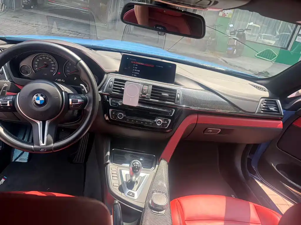 BMW M4 M4 2-door Coupe Racing