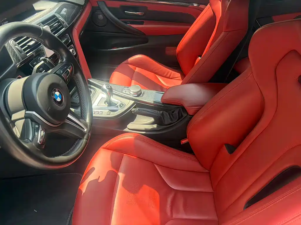 BMW M4 M4 2-door Coupe Racing