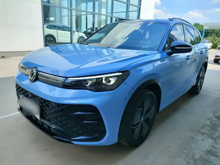 Volkswagen Tiguan L PRO 380 TSI 4 WD R-Line Smart Supreme