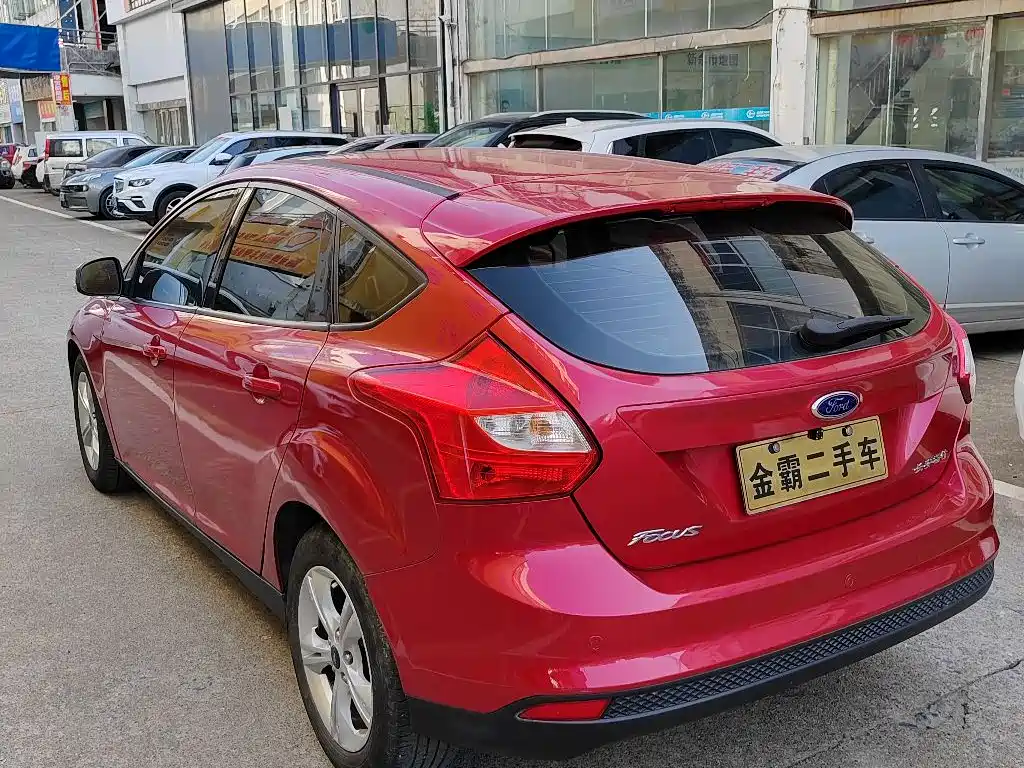 Focus Hatchback 1.6 L Auto Style