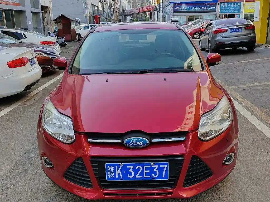 Focus Hatchback 1.6 L Auto Style