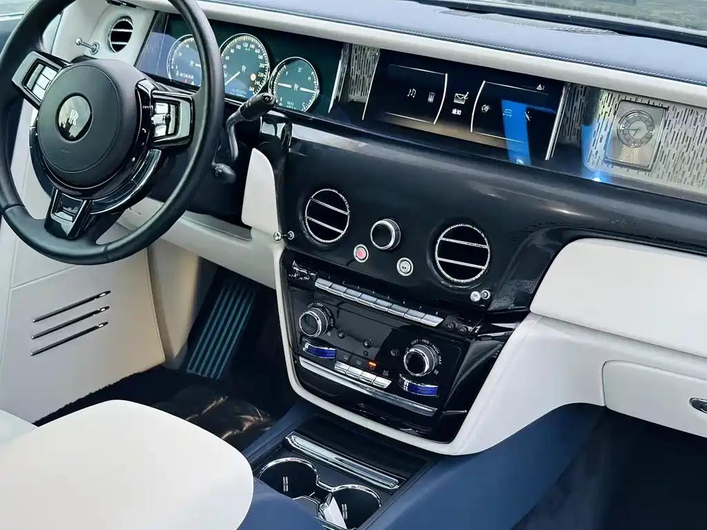 Phantom 6.7 T Standard Wheelbase