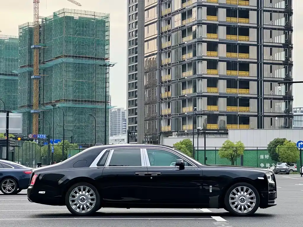 Phantom 6.7 T Standard Wheelbase