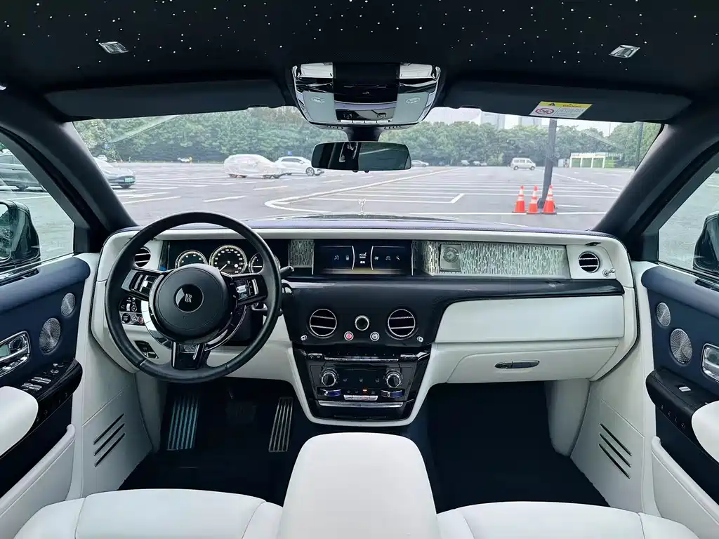 Phantom 6.7 T Standard Wheelbase