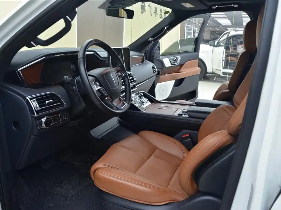 Navigator 领航员 2020款 3.5 T MONO限量尊耀版 MONO WHITE