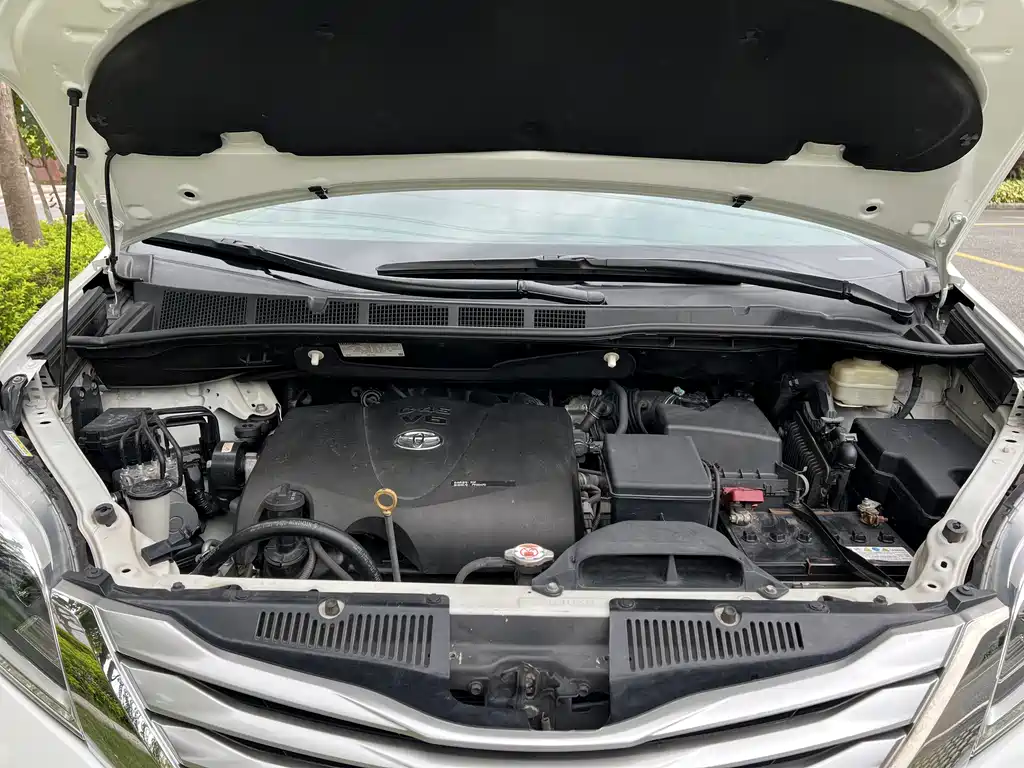 SIENNA 3.5 L 2 WD LE