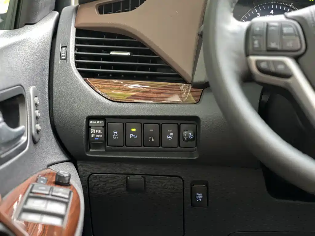 SIENNA 3.5 L 2 WD LE