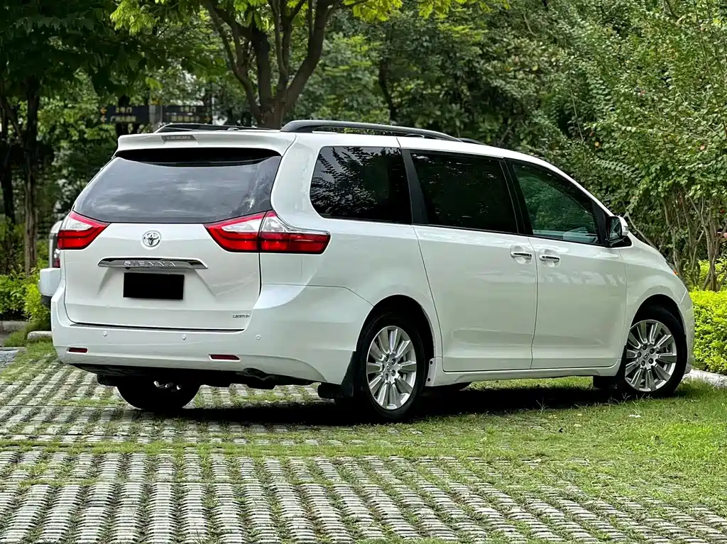 SIENNA 3.5 L 2 WD LE