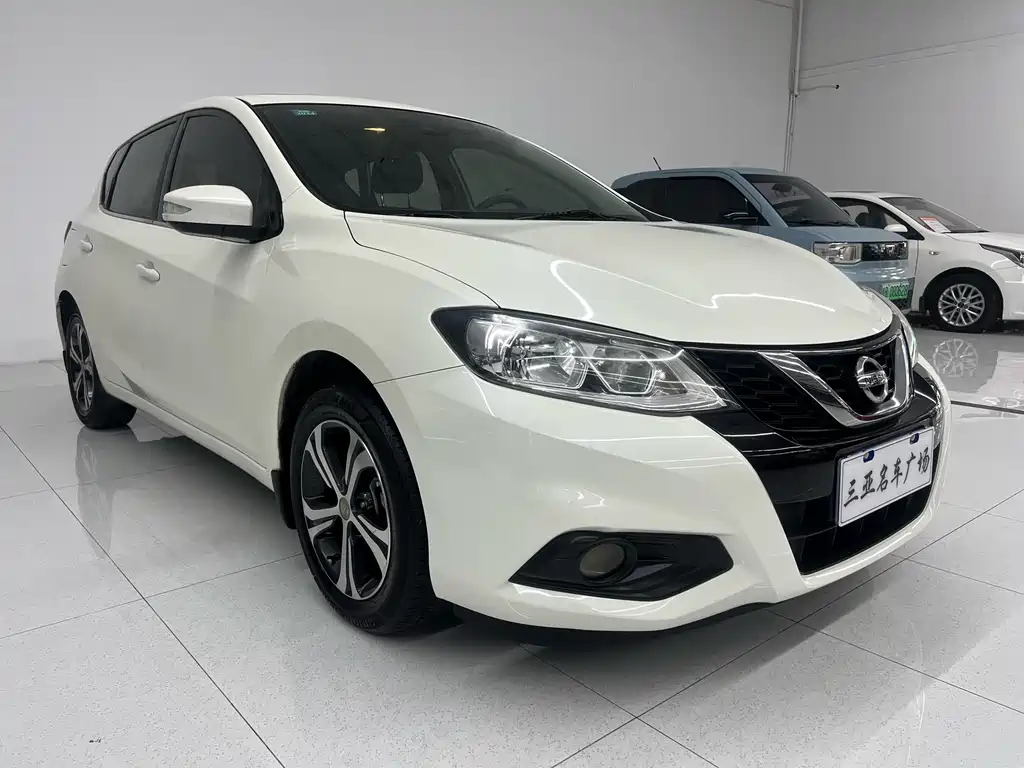 Tiida 1.6 L CVT Smart Travel