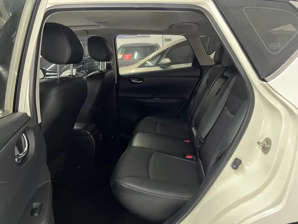 Tiida 1.6 L CVT Smart Travel