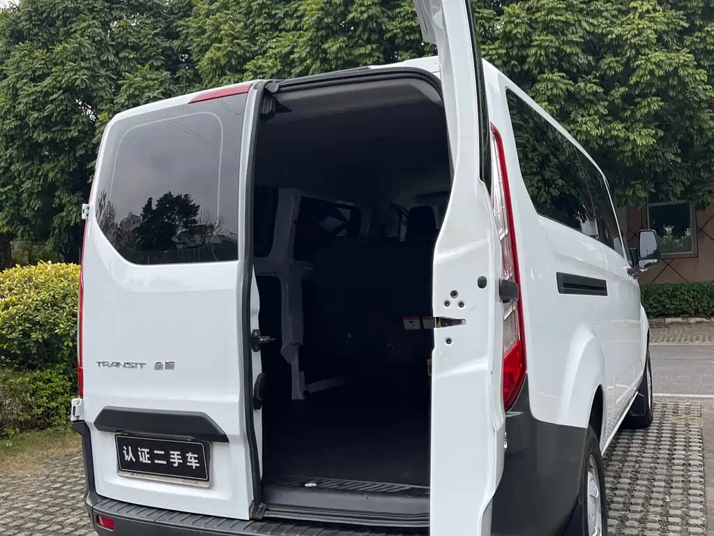 Transit 2.0 T Diesel Multi-purpose Commercial MWB Low Roof Dual Tailgate CN-VI