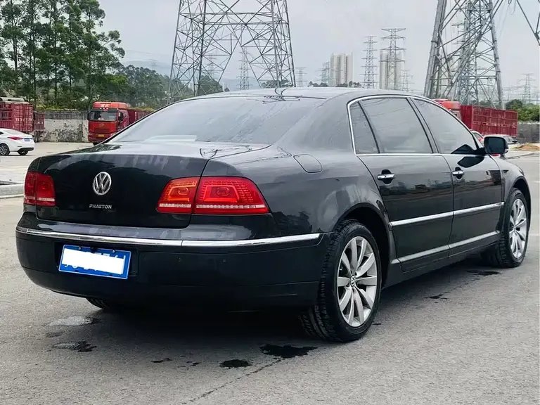 Volkswagen Phaeton 3.6 L V6 5-seat Extended Business