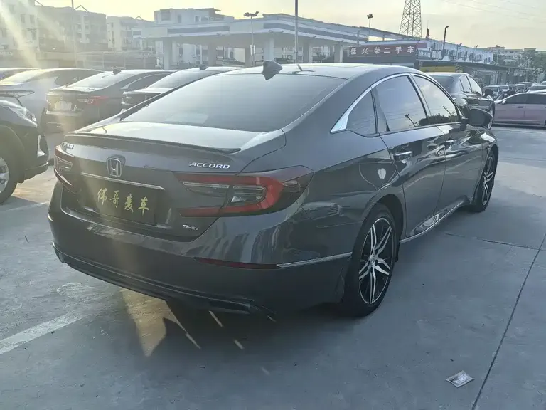 Honda Accord Sharp· Hybrid 2.0 L Phantom Night · Sharp Smart