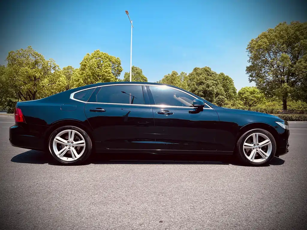 Volvo S90 T4 Smart Vision
