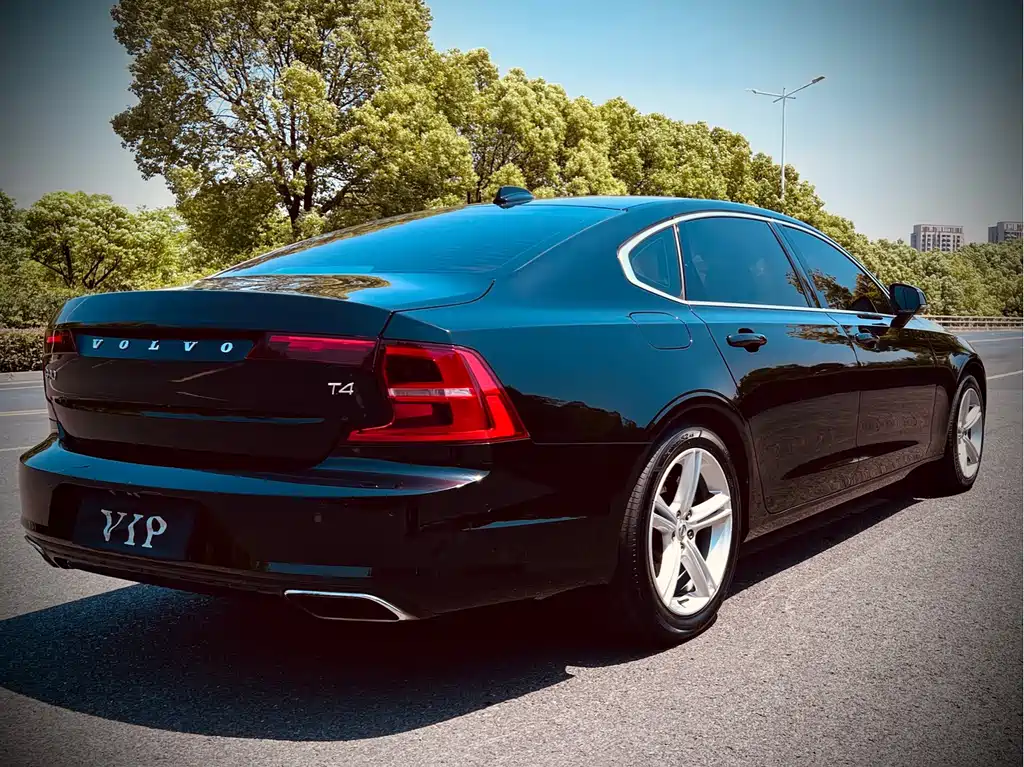Volvo S90 T4 Smart Vision