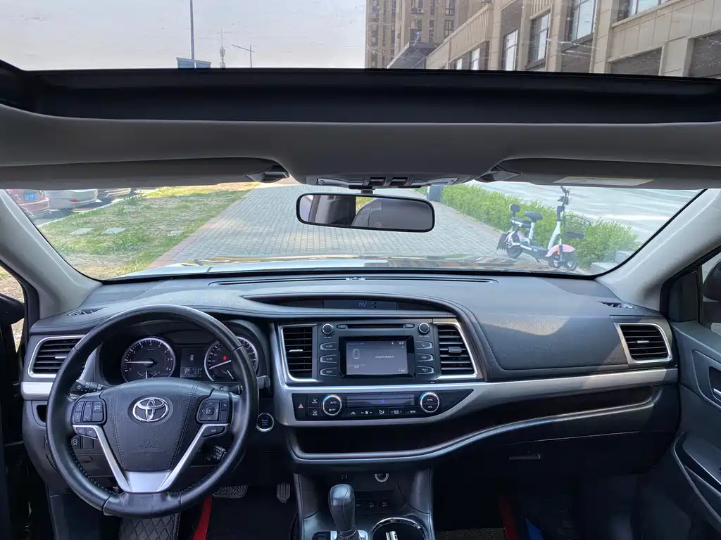 Highlander 2.0 T 4 WD Luxury 7-seat