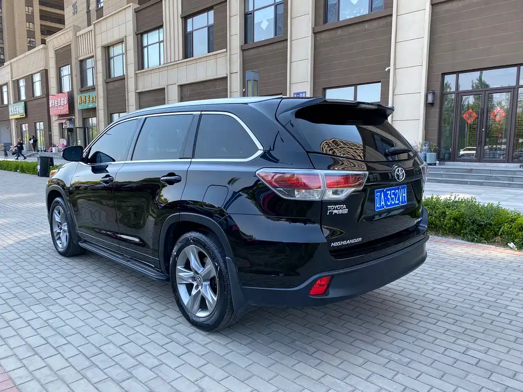 Highlander 2.0 T 4 WD Luxury 7-seat