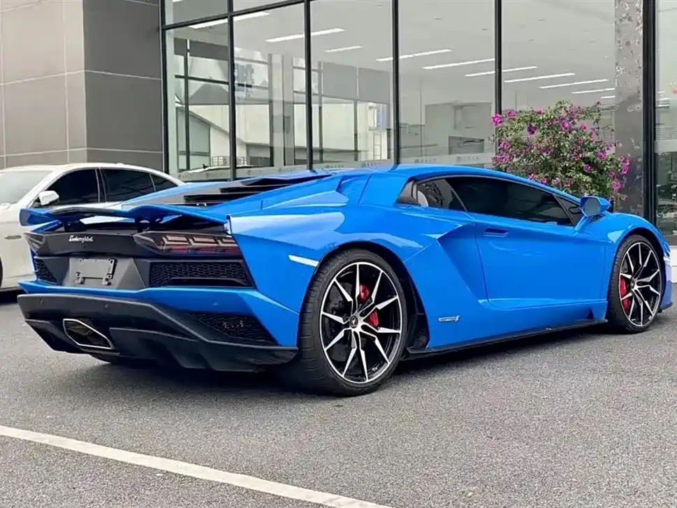 Aventador Aventador S