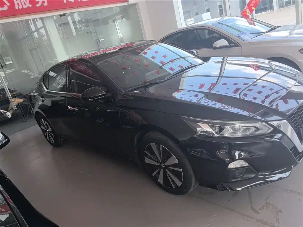 Teana 2.0 L XL Upper Smart Travel