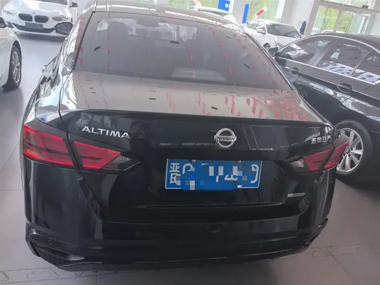 Nissan Teana 2.0 L XL Upper Smart Travel