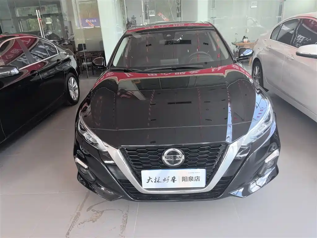 Teana 2.0 L XL Upper Smart Travel