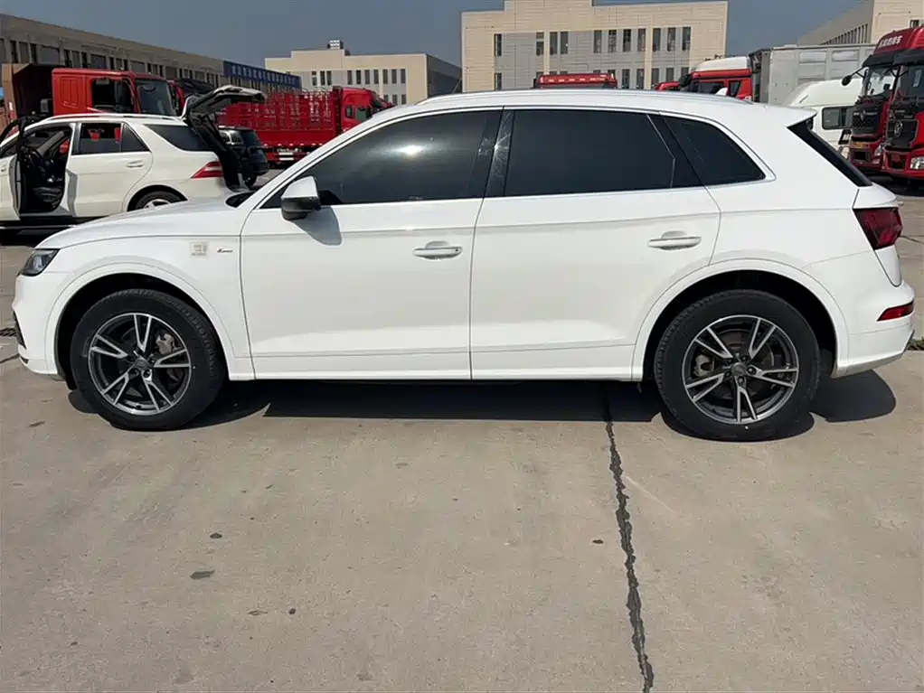 Audi Q5 L 40 TFSI Honor Enjoyment Fashion