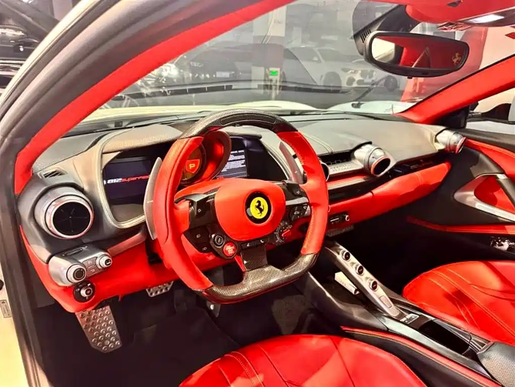 Ferrari 812 6.5 L Superfast