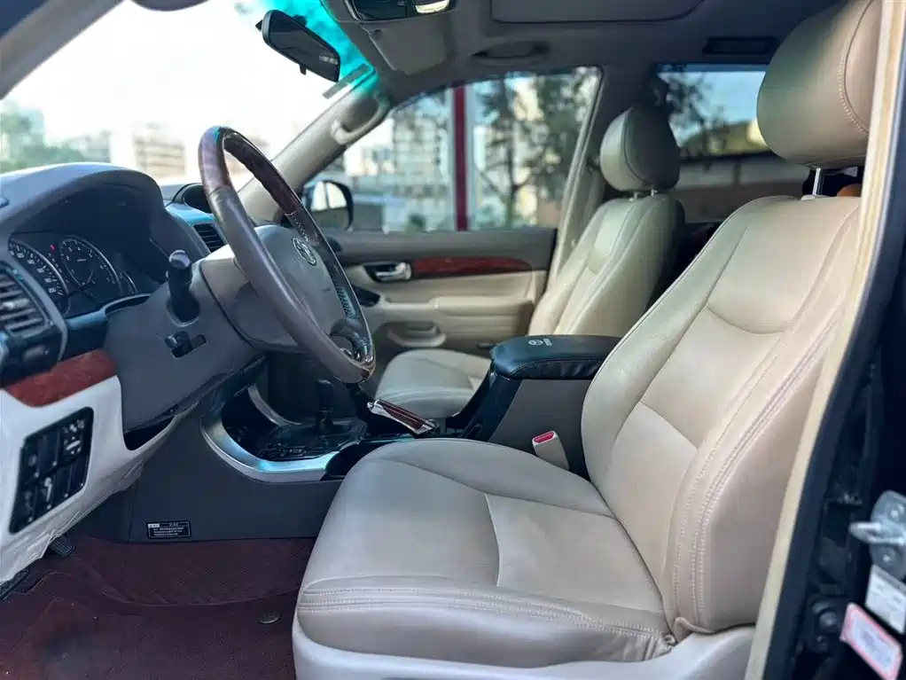 Prado 4.0 L Auto VX