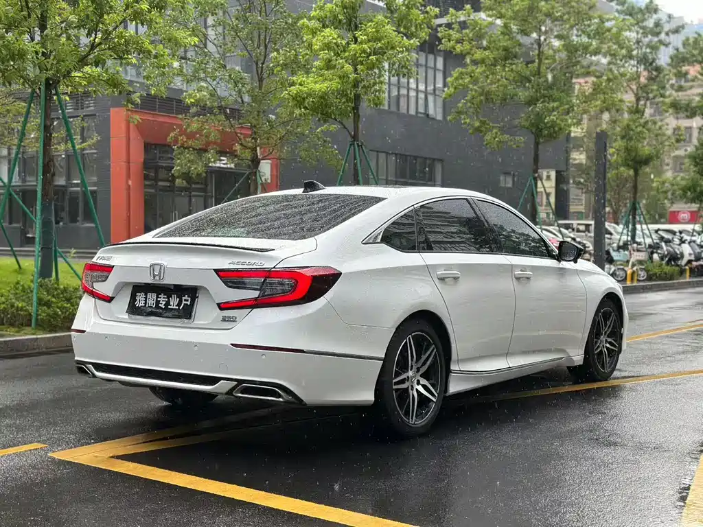 Accord 260 TURBO Phantom Night · Distinguished