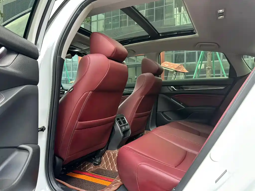 Accord 260 TURBO Phantom Night · Distinguished