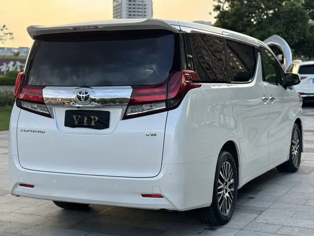Alphard 3.5 L Luxury