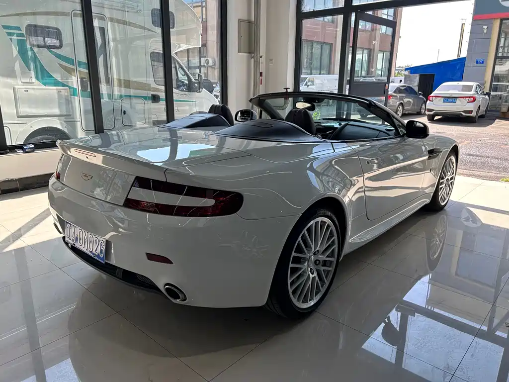 V8 Vantage V8 Vantage 2011款 4.7 L Sportshift Roadster