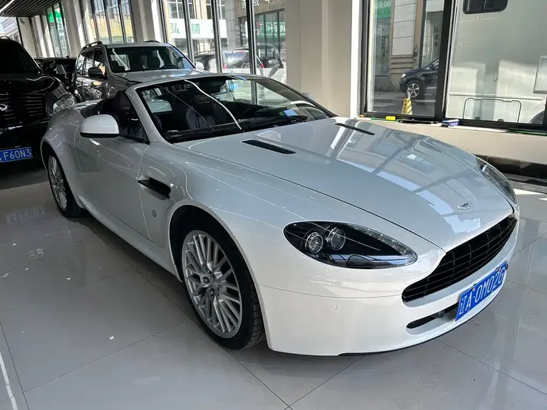 Aston Martin V8 Vantage V8 Vantage 2011款 4.7 L Sportshift Roadster